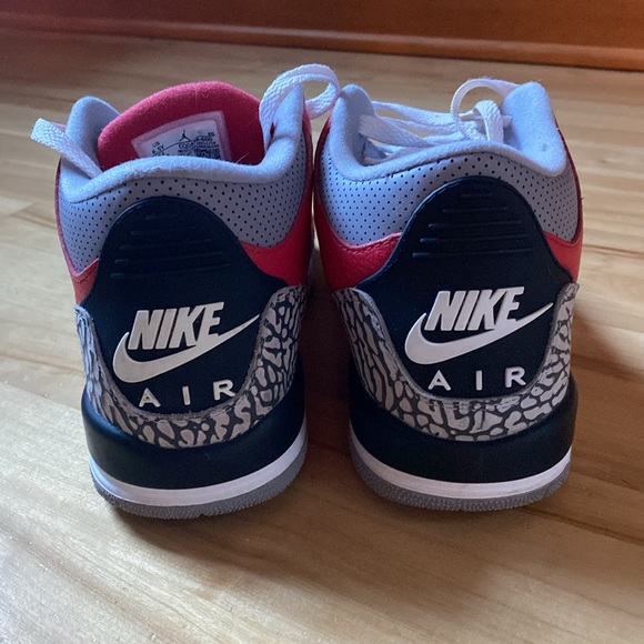 Nike Air Jordan 3 Retro 2019 Unit Fire Red Cement Grey Size 6.5Y/Women’s 8 - Picture 6 of 11